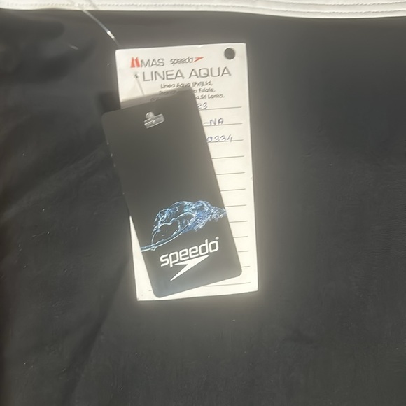 Women’s Small Black Speedo Eco Endurance Swim Top - Picture 3 of 3